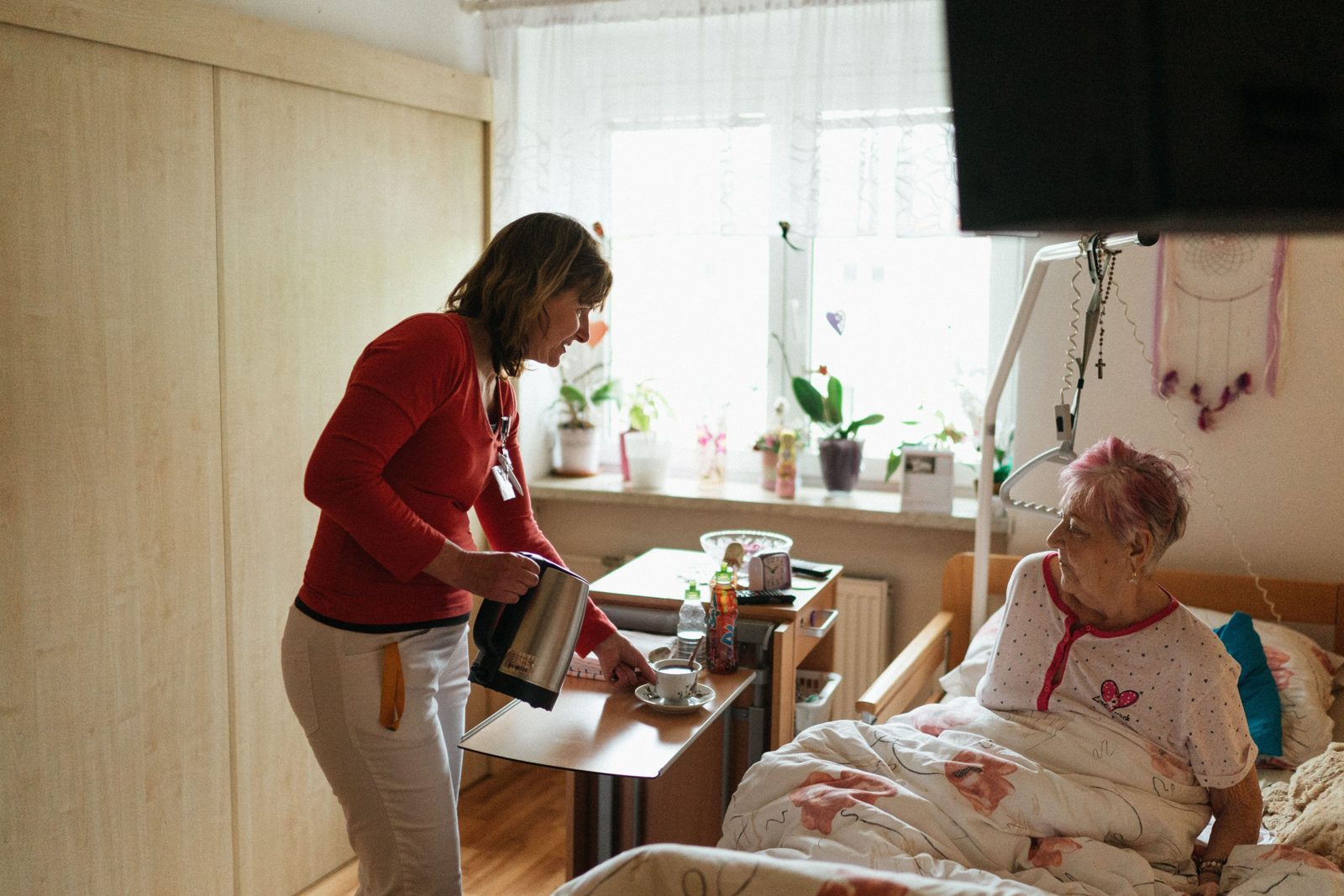 Helping a Parent Recover at Home After a Hospital Stay